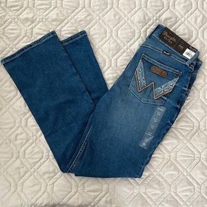 Wrangler Mae Retro mid-rise Blaine jeans